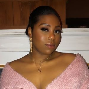 Meet your Posher, Tiera